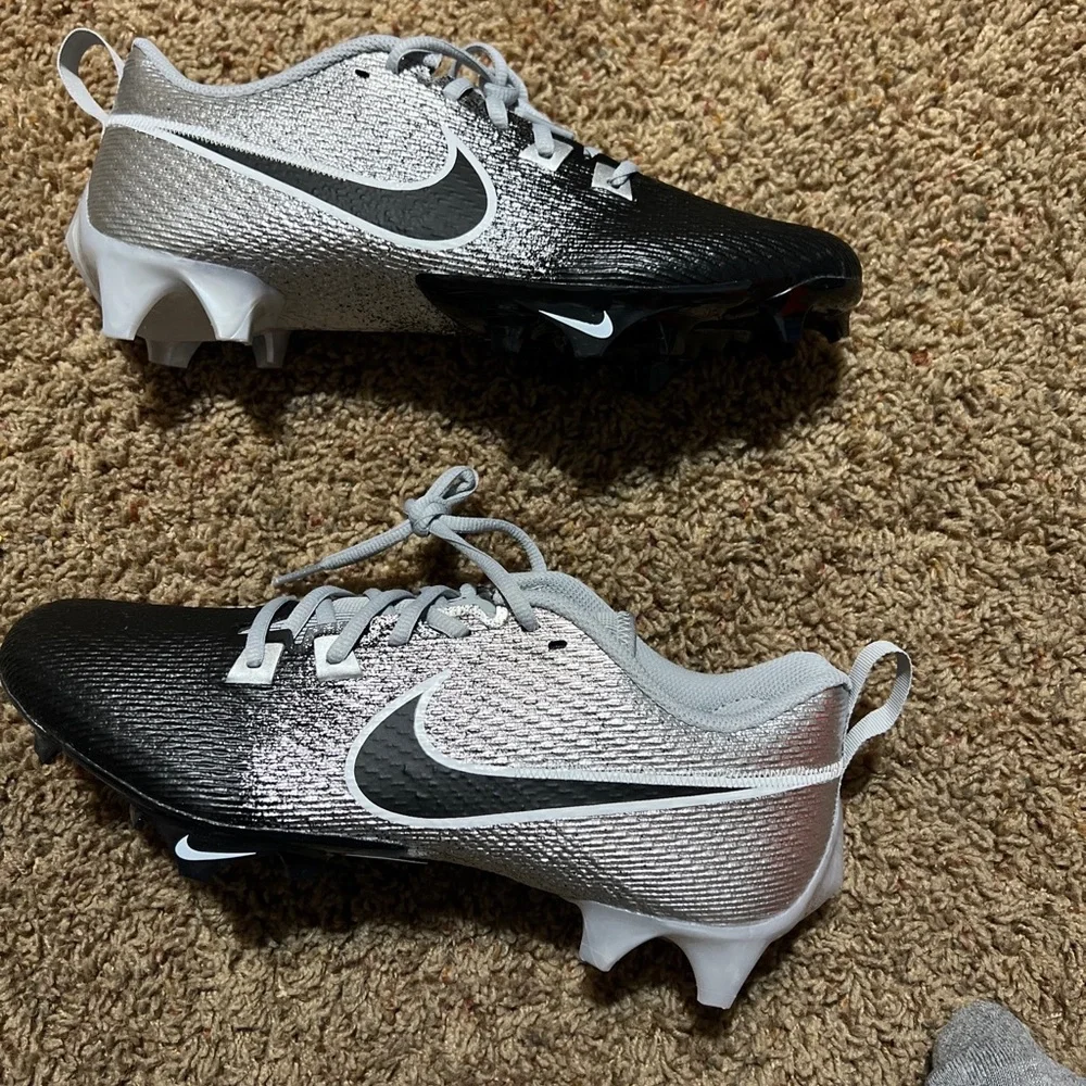 Men’s Nike vapor edge speed 360 2 football cleats (DA5455 003) no box size 13